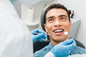 Finding the Right Dentist for Dental Implants